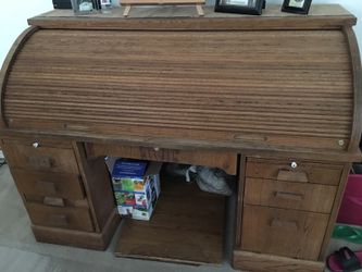 Antique roll top desk