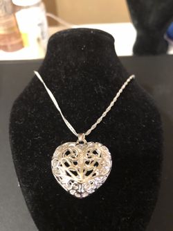 Women’s 925 sterling silver heart pendant necklace 24 “ inch chain no refunds