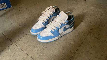 Jordan 1 low legend blues