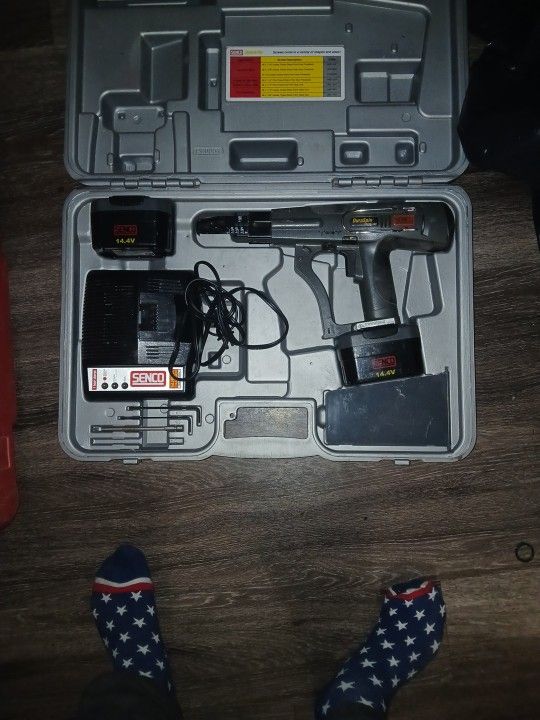 Senco Duraspin Autofeed Screw Gun Kit