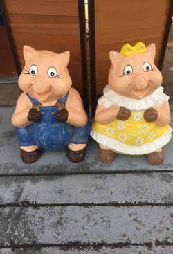 A male and female piggy bank set
