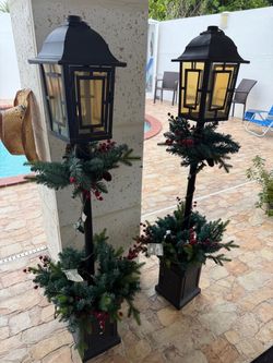 Christmas lamp post