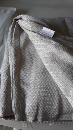 Dangtop Bamboo Blanket 79" x 91" Light Gray in color