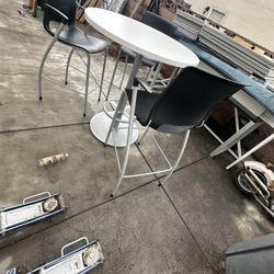 Tall Table 3 Chairs 