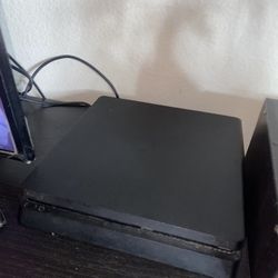 ps4 + controllers + games