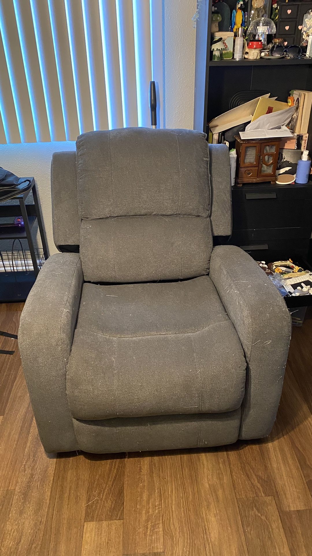 Single Recliner