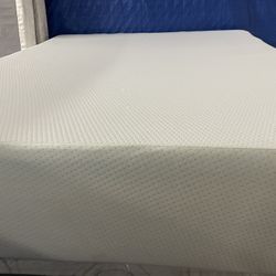 Queen Memory Foam Thick Mattress. I Can Also Deliver.