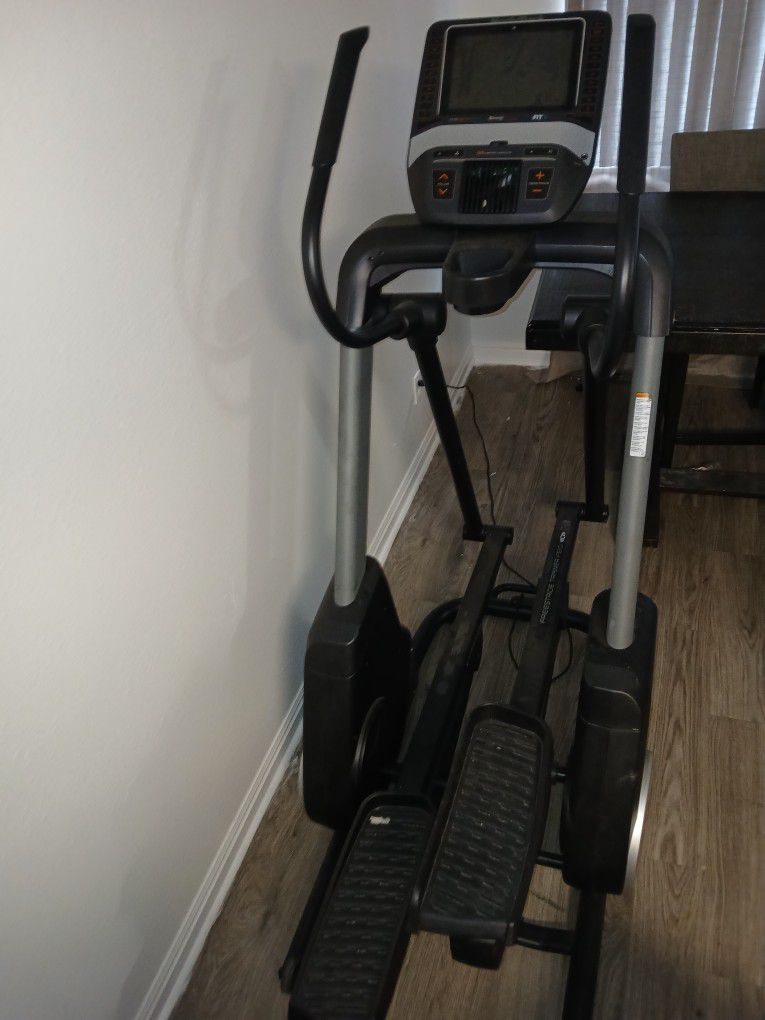 Elliptical / Treadmill Nordic Track - Almost New 