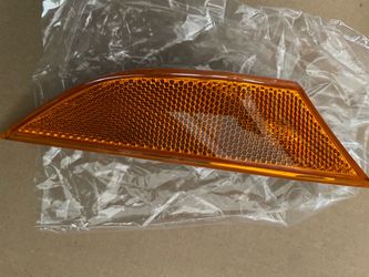 2015 Porsche Genuine front corner signal light