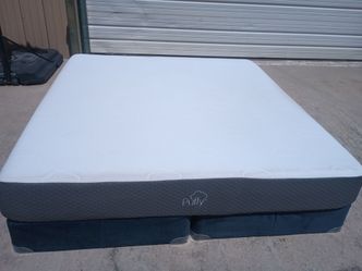 King puffy mattress and box spring