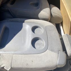 Free Back 3  Seats For Toyota 2005 