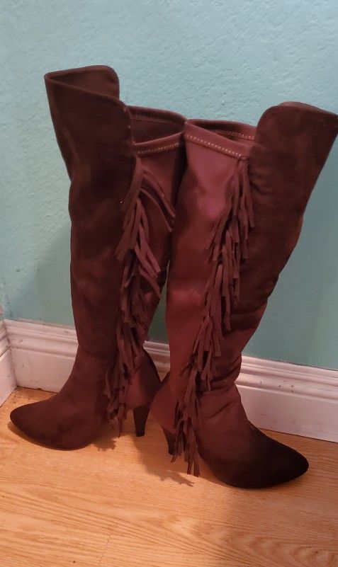 Brown Suede Like Boots..size 8 Womens..knee High Boots..stretchy Material...like New With Fringes
