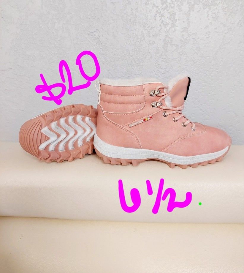 Girls Boots.. Brand New.. Size 6.5