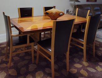 Expandable Wood Dining Table w/ 6 Chairs