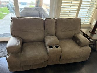 Power Reclining Couches