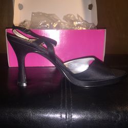 Brand new in box Mudd strappy heel black satin size 7m