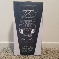 Starwars Kaws Statue 