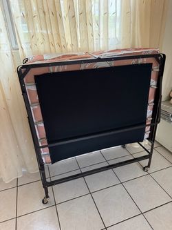 Foldable bed size twin