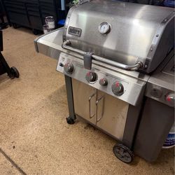 Weber Gas Grill S-435