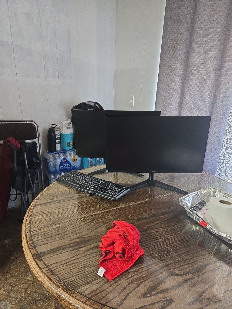 2 Monitors For 20$$ 1 Key Bored