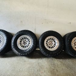 35’s 17 x 9 KMC Rims Brand New.