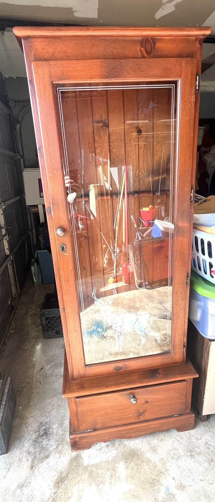 Solid Wood Gun/Rifle Cabinet w/ Lock And Key