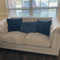 Like New Living Room Set