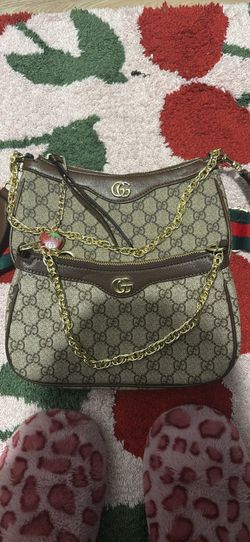 Shoulder bags