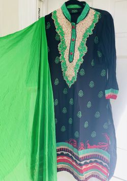 Unique 3 pcs Indian/ Pakistani embroideried dress!*brand new*
