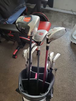 TaylorMade/Nike Men's golf club set!!!