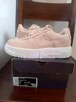 Like new Nike Air Force One size 7 Women $45