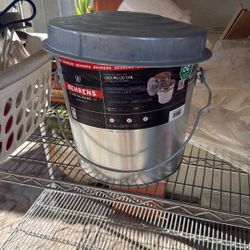 behrens 6 gallon locking lid can