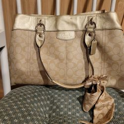 Good Condition Coach Purse (Best Offer)