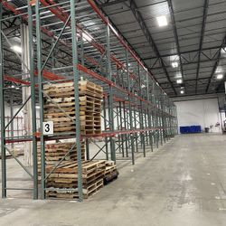 Used Industrial Pallet Racks Beams, Upright Wire Decks Forklifts