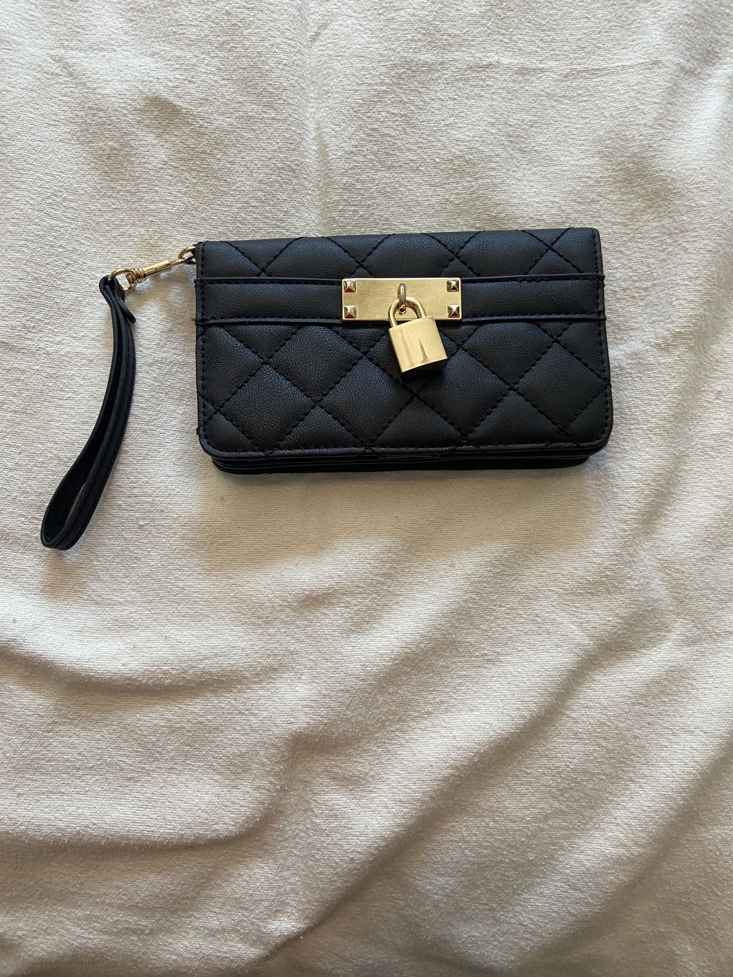 Wristlet wallet