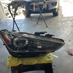 2019 2021 Genesis G70 right headlight