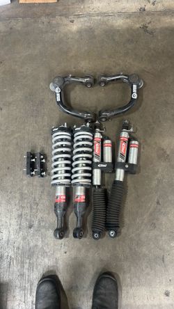 Eibach Pro Truck Lift - Toyota Tacoma