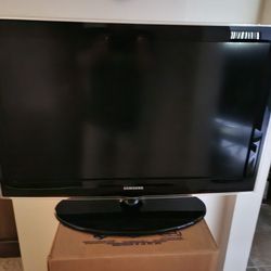 Samsung LCD TV 32in TV 