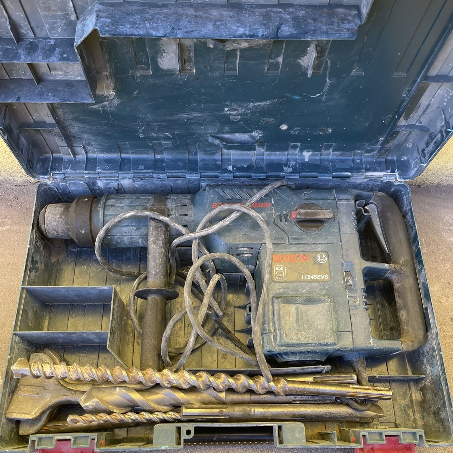 Bosch Bosch 11245evs 14 Amp 2 in. Corded SDS MAX Combination Hammer for Sale in Phoenix AZ OfferUp