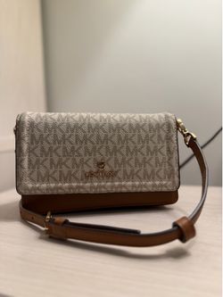 Michael Kors Jet Set Small Logo Smartphone Convertible Crossbody Bag