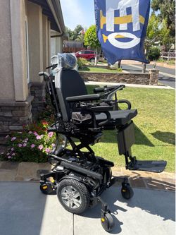 Electric wheelchair