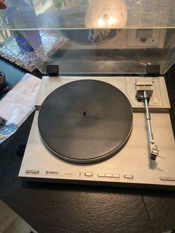 Yamaha P-850 quartz DD turntable