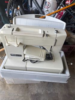 Neechi sewing machine model 535FA