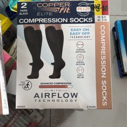 Copper Fit Elite Compression Socks which offer a range of features: 