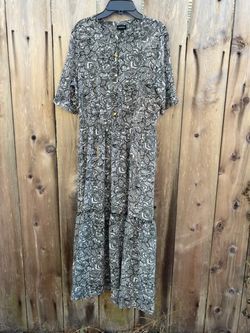Black & White Paisley Midi Dress medium