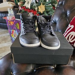 Air Jordan 1 Mid