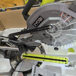 10in Sliding Compound Mitersaw, Slightly Used, Excellent Condition, Financing Available 