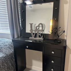 Black Vanity With Mirror