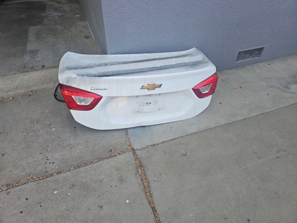 Trunk 13 Chevy Cruze