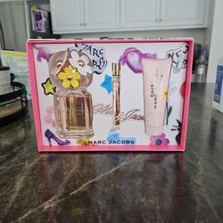 Daisy Marc Jacobs Eau So Fresh Perfume